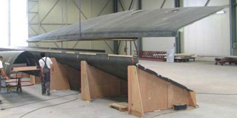 Présentation des deux demi-coques avant pose de la liaison (© Multiplast) Presentation-des-deux-demi-coques-avant-pose-de-la-liaison