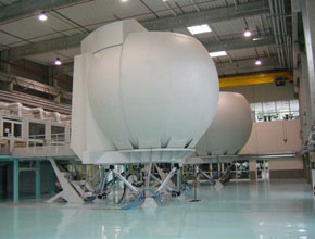 simulateur-de-vol-helicoptre-tout-carbone-pourThales