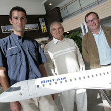 Armel-Le-Cleac-h-skipper-Jean-Marie-Finot-Architecte-et-Yann-Penfornis-Multiplast-constructeur