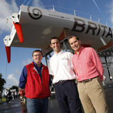 Yann-Penfornis-chef-de-projet-Multiplast-Armel-le-Cleac-h-skipper-et-Gilles-Ollier-dirigeant-Multiplast