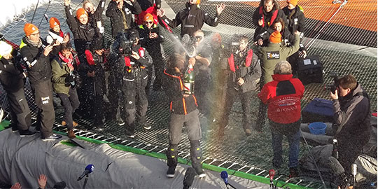 Thomas Coville au port de Brest - Record du trophée Jules Verne 49 jours 3 heures 7 minutes et 38 secondes thomas coville brest