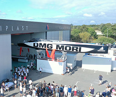 Sortie de chantier ce matin pour le nouvel IMOCA de Kojiro Shiraishi – DMG MORI dmg mori multiplast vannes
